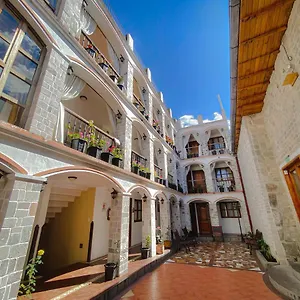 https://villa-de-tacvnga-hotel.hotelsquito.com