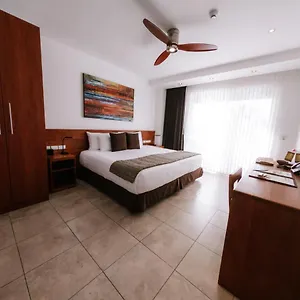 Cucuve Hotel Puerto Ayora (Galapagos Islands)